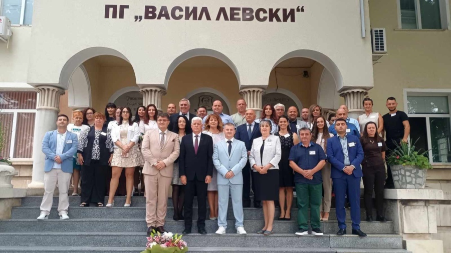 Министърът на отбраната откри новата учебна година в ПГ „Васил Левски“